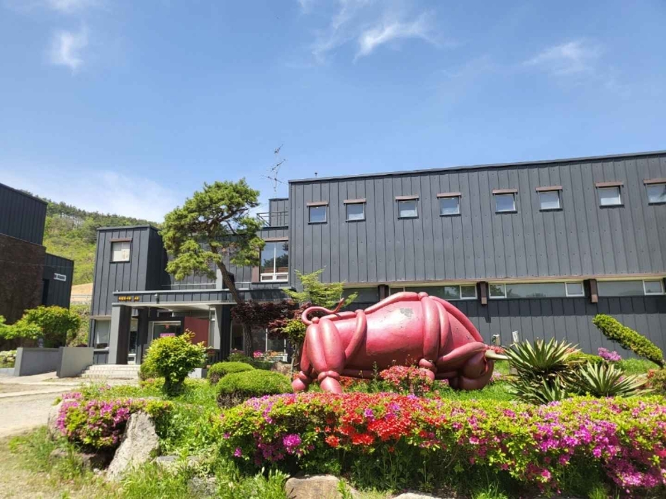 任立美術館