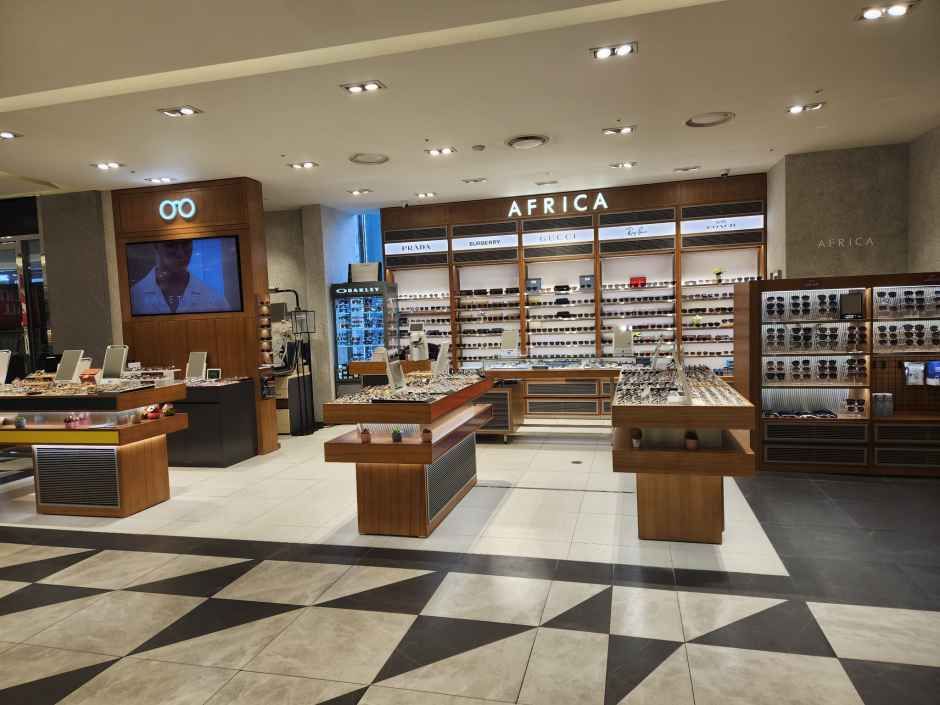 Africa Optical NC 新九老店