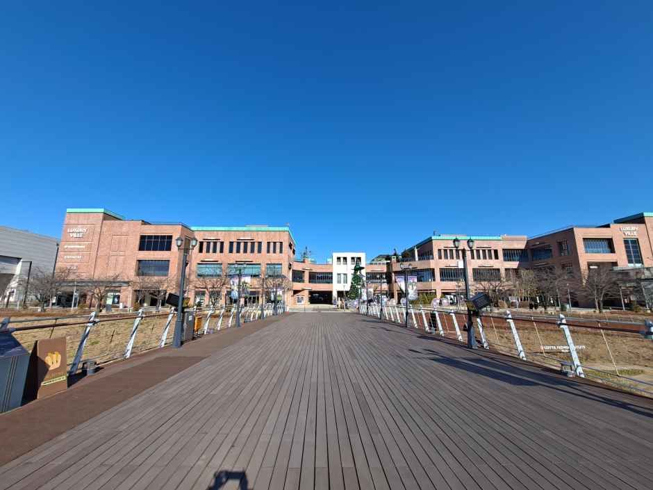 [事後免税店] ロッテアウトレット・ロッテプレミアムアウトレットパジュ（坡州）店(롯데프리미엄아울렛 파주점)