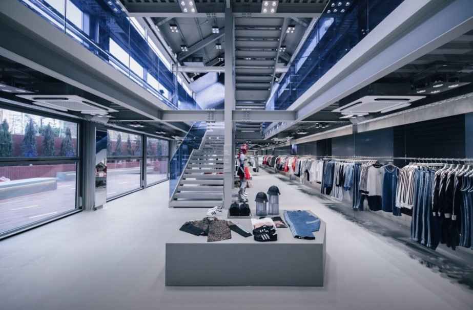 adidas Originals Flagship Seongsu[Tax Refund Shop](아디다스 오리지널스 플래그십 성수)