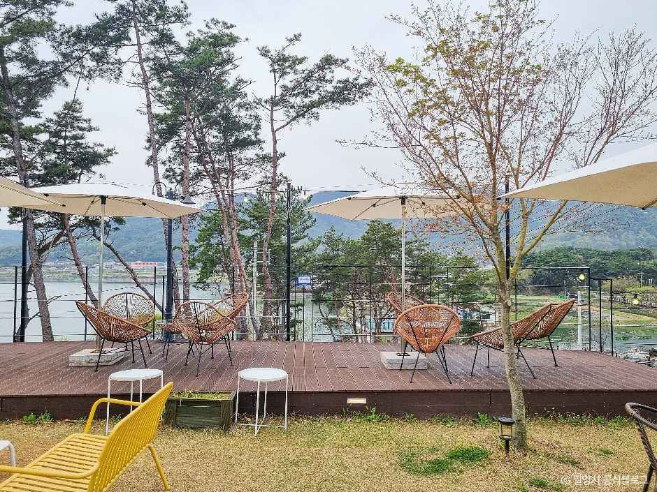 밀양_카페 그로브 (4).jpg