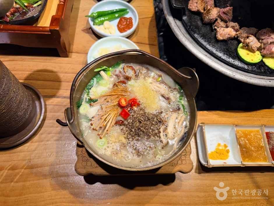 고력당 흑염소 숯불구이 전문점