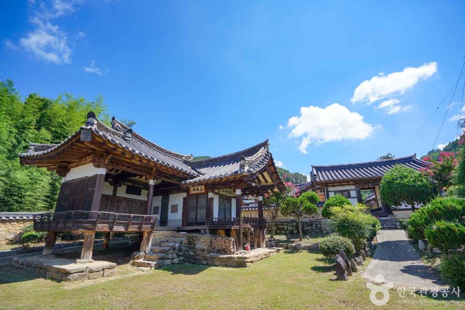 Geochang Mureung-ri Jeong Family Old House