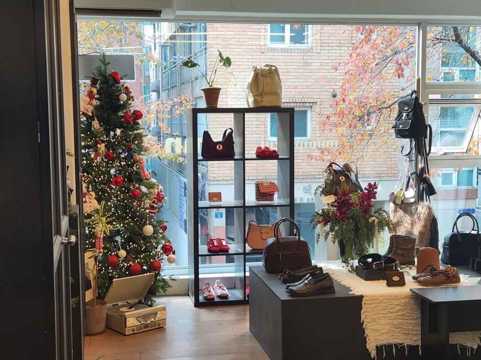 Omnipotent [Tax Refund Shop](옴니포턴트)