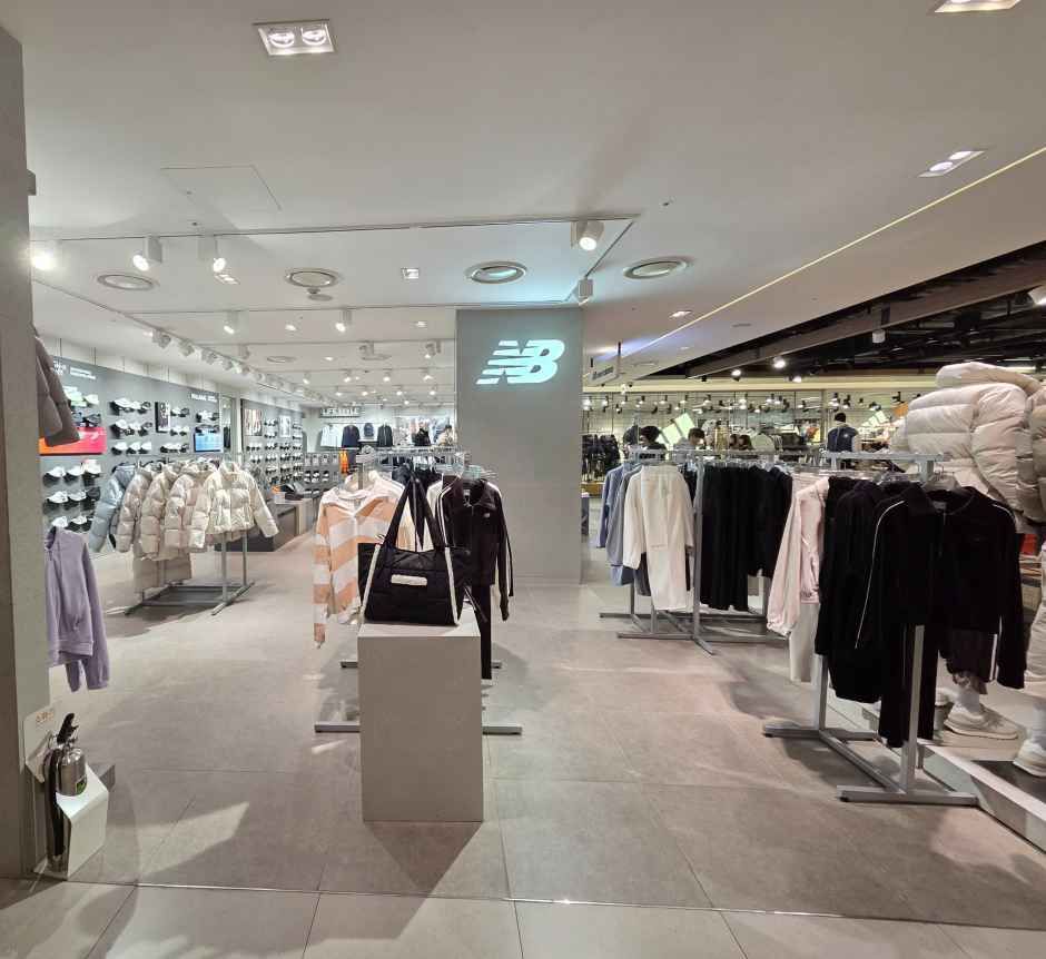 뉴발란스 현대아울렛 동대문점