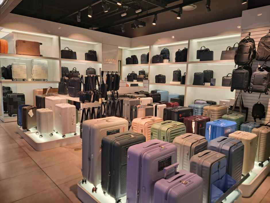 아메리칸투어리스트 현대아울렛 동대문점