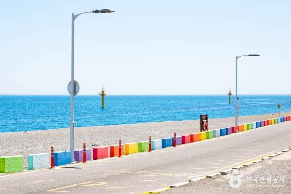 강동몽돌해변 (정자해변)
