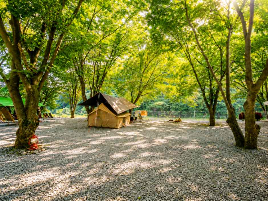 중바위캠핑장 - 경기도 가평군 북면 제령아랫말길 70 관광 명소