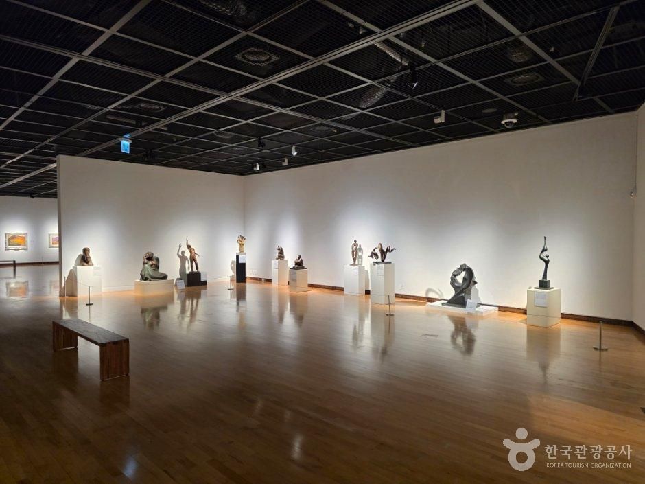 전남광주_광주_광주시립미술관_내부_3.jpg