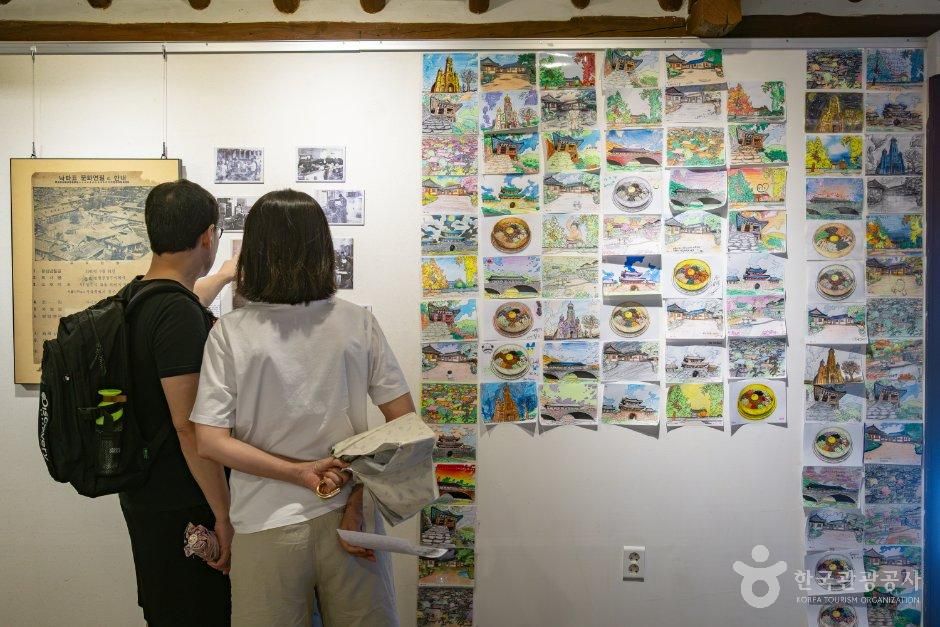 전북_전주_전주한옥마을역사관_내부_3.jpg