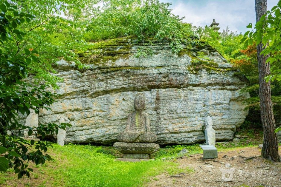 화순_운주사 층상응회암 (무등산권 국가지질공원) (1).jpg