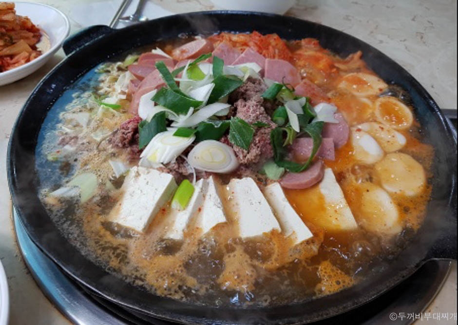 Dukkeobi Budae Jjigae