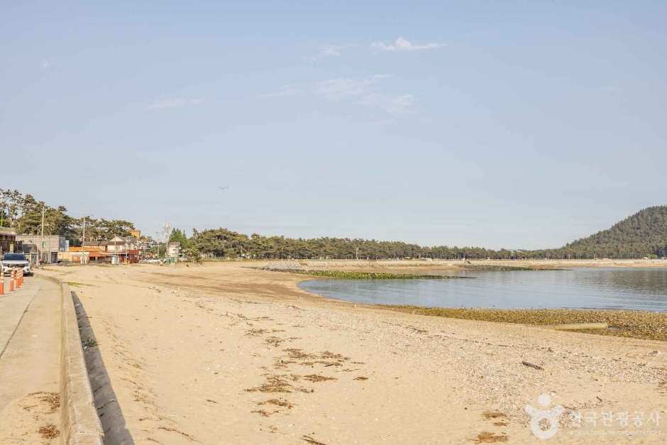 Eoeundol Beach