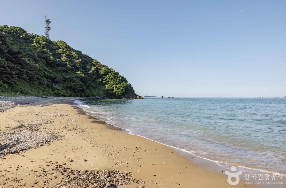 Dueegi Beach
