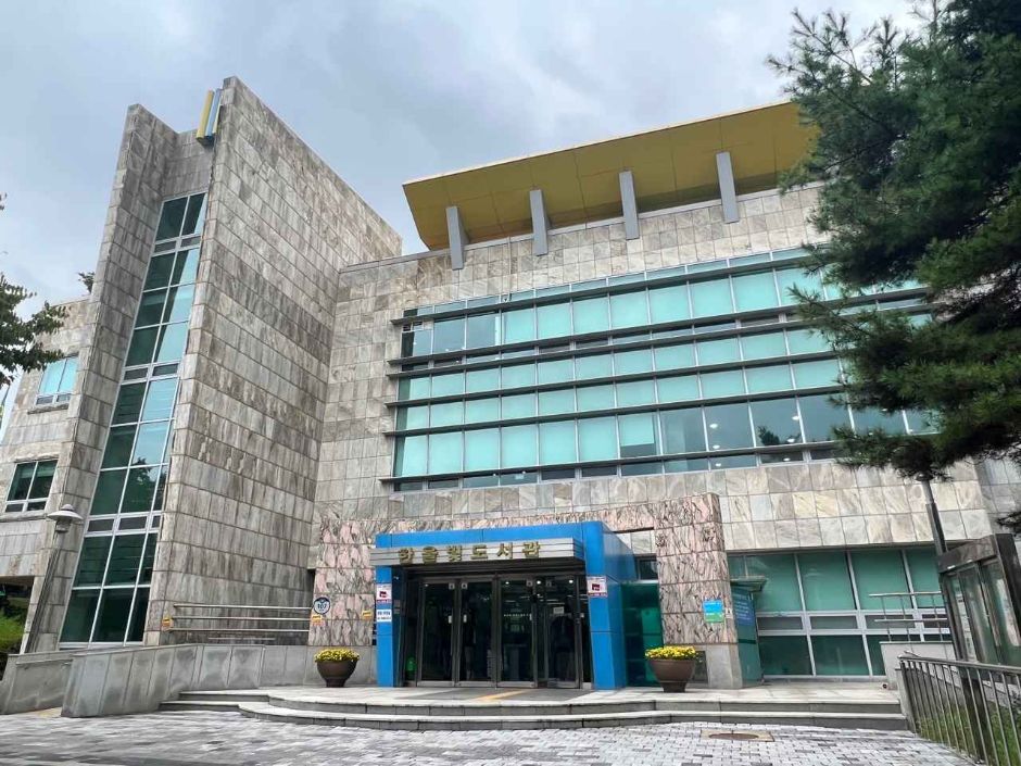富川市立 ハンウルビッ図書館