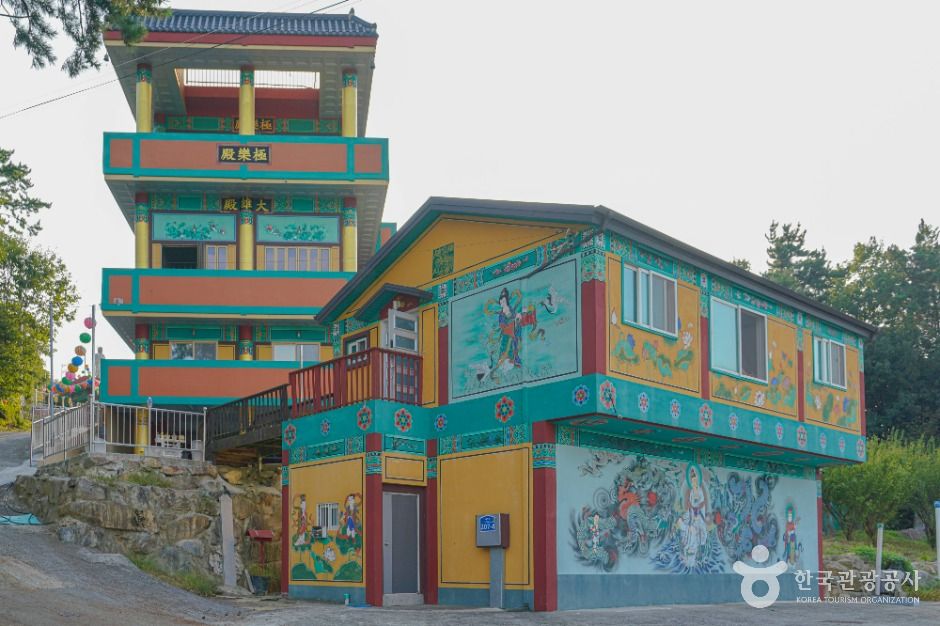 海东成就寺