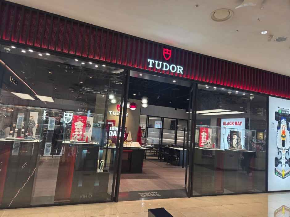 [事後免税店] TUDOR（チューダー）・ギャラリア百貨店タイムワールド店(튜더 갤러리아백화점 타임월드점)