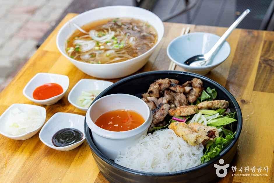 다낭 - 충청북도 청주시 흥덕구 오송읍 오송생명3로 65-22 관광 명소