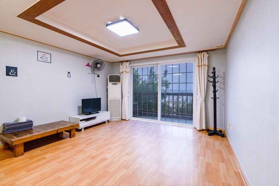 태안_블루오션 리조트_트윈동 A동 럭셔리1호 (1).jpg