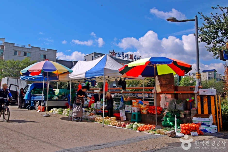 Yuseong Market (4, 9 Days)