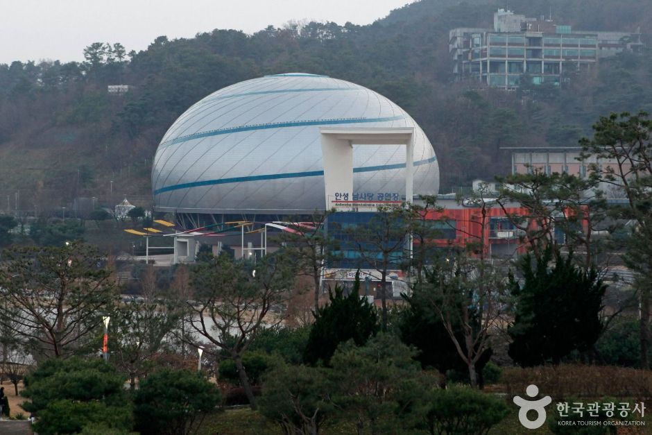Namsadang Performance Hall  in the Anseong Machum Land