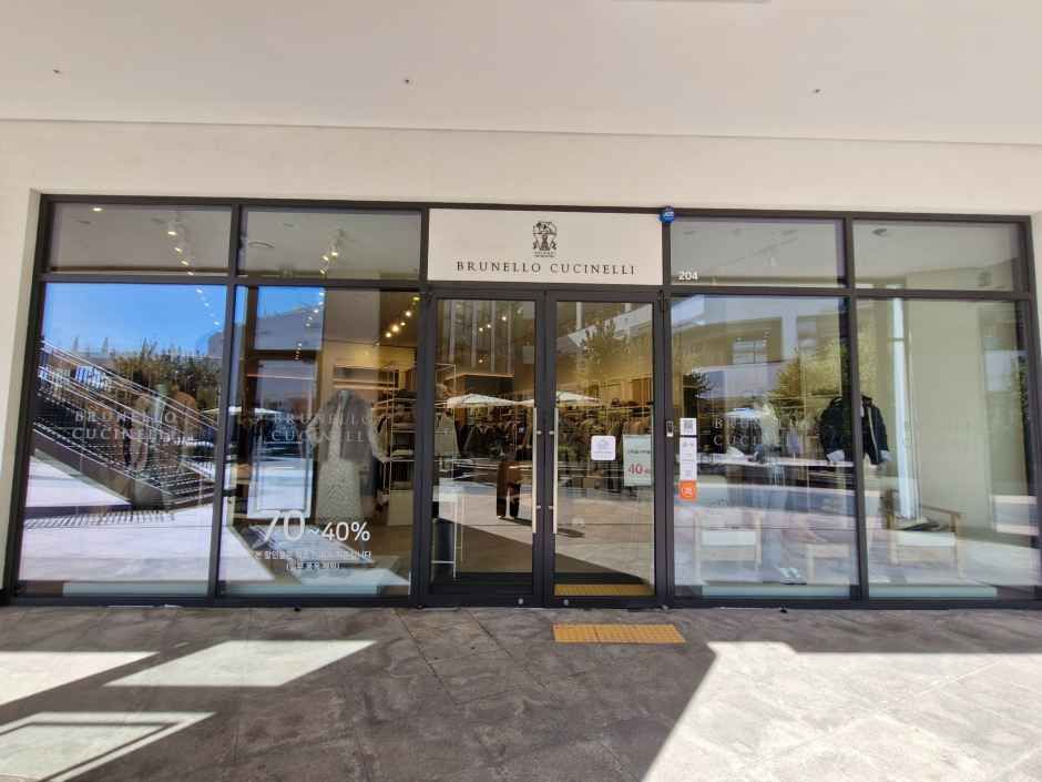 Brunello Cucinelli 现代高级奥特莱斯金浦店