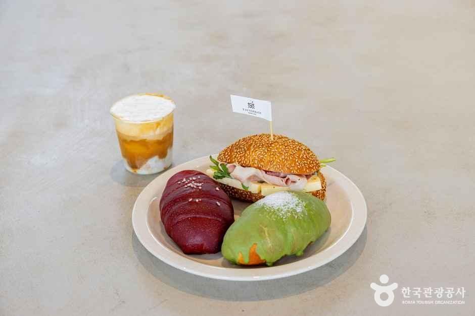청주_이안테라스 베이커리카페 (5).jpg