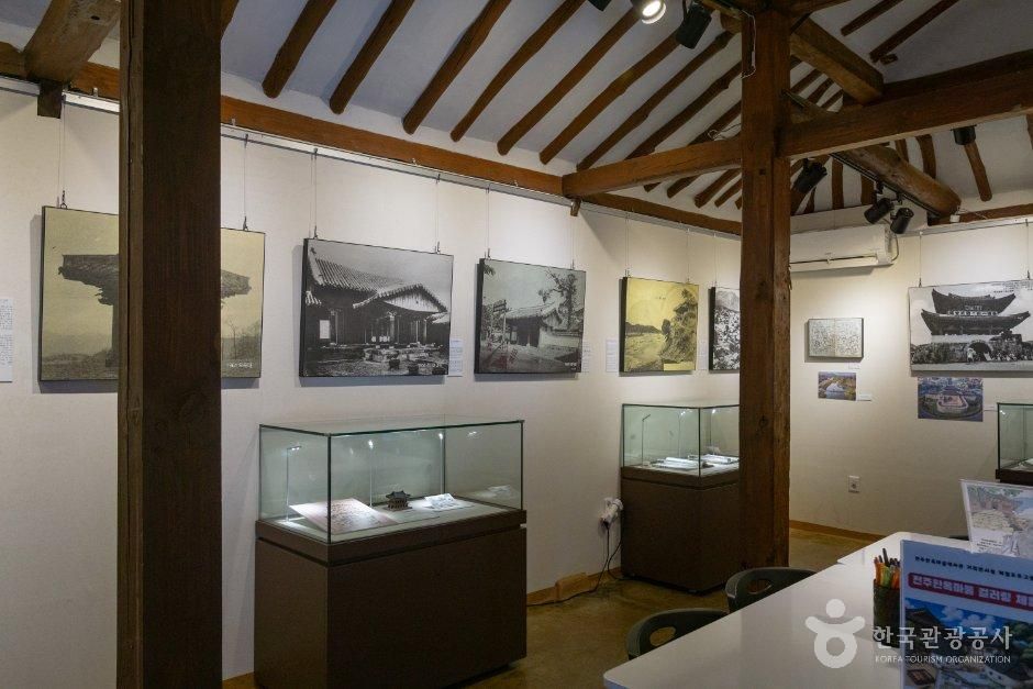 전북_전주_전주한옥마을역사관_내부_5.jpg