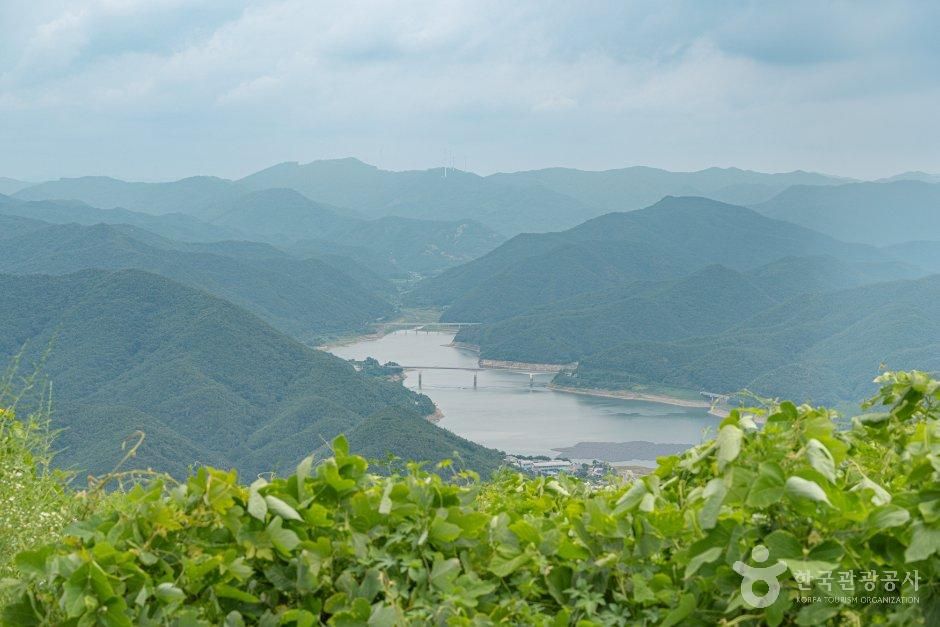 군위 화산산성 전망대