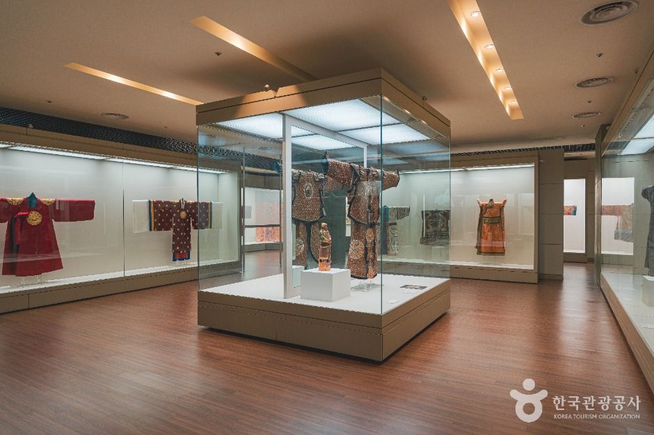 Sookmyung Women's University Jeong Yeong-yang Embroidery Museum