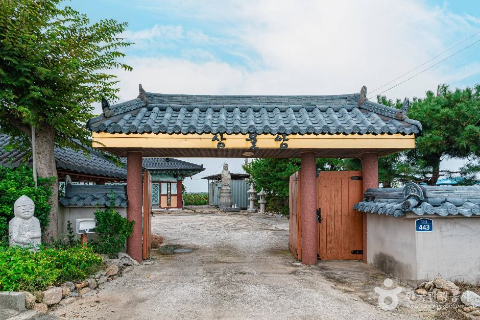 三仏庵(金堤)