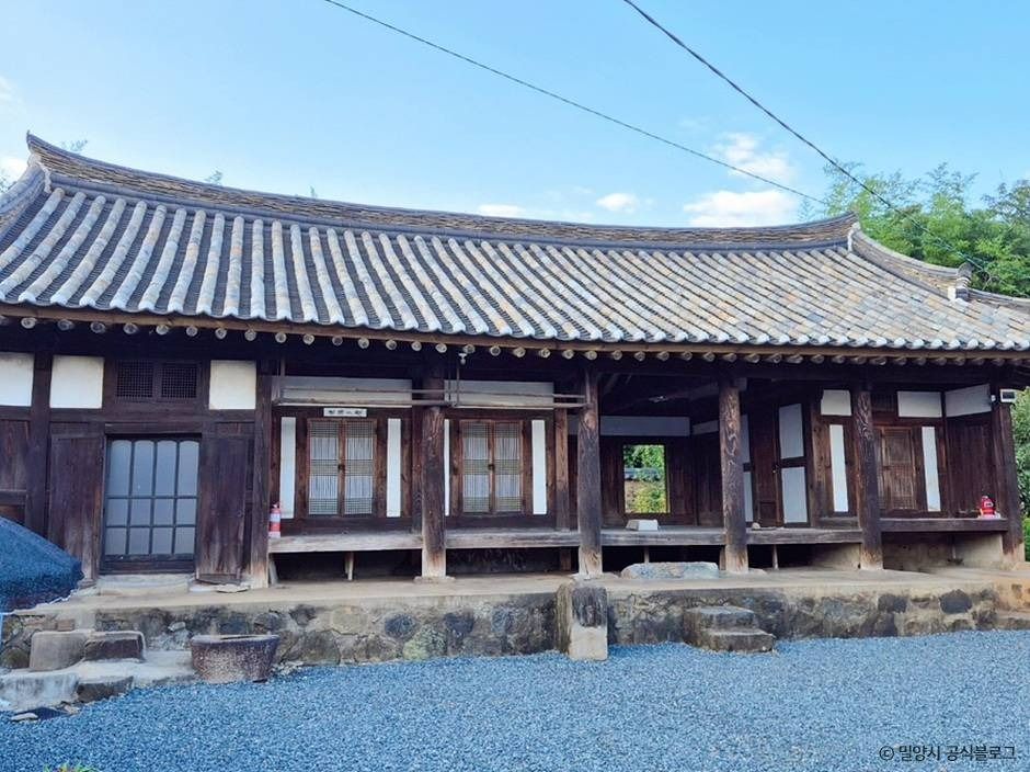 Miryang Toero-ri Lee Family Old House