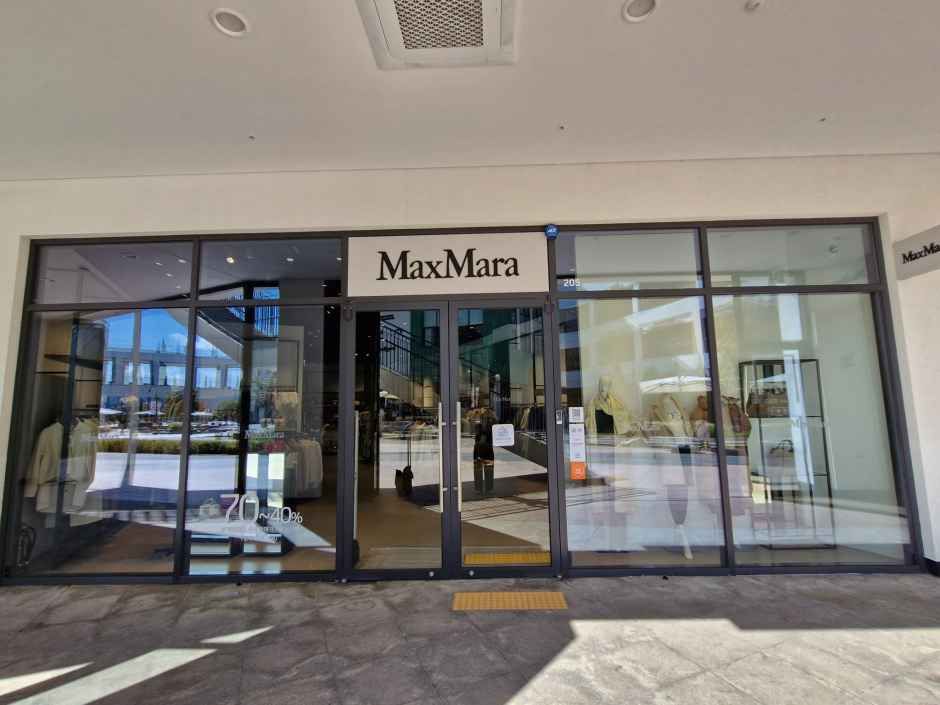 Max Mara 现代高级奥特莱斯 金浦店