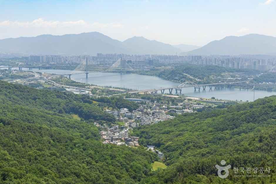 용마산