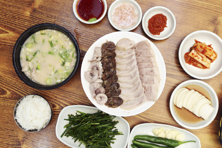 双子豚クッパ 本店
