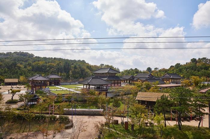 A panoramic view of Gaya Palace that you can see riding the Exciting Cycle