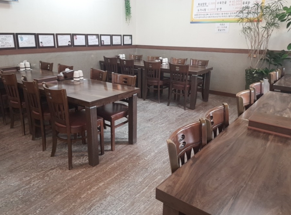 경기도_용인시_윤가네설렁탕_실내