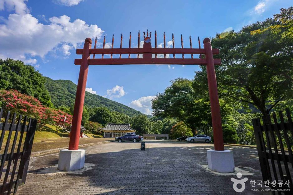 忠愍祠