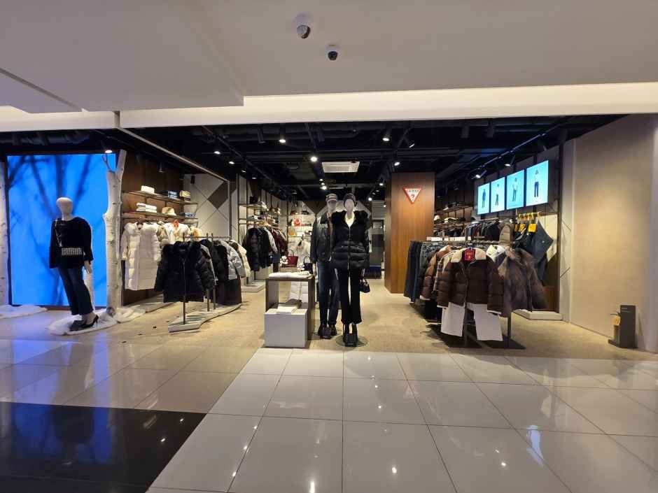 Guess - Lotte Department Store Jamsil Branch [Tax Refund Shop](게스 롯데백화점 잠실점)