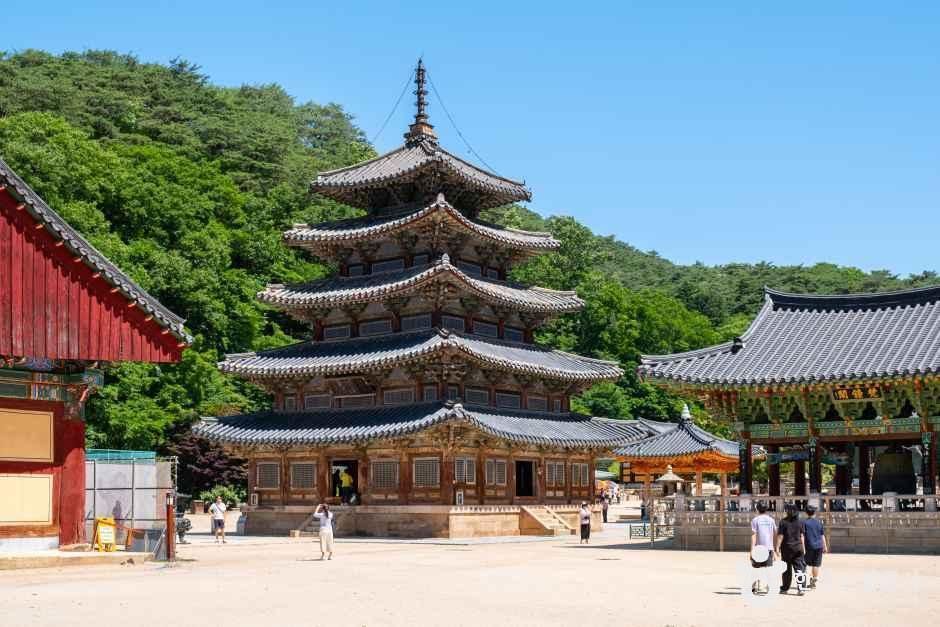 보은 법주사 [유네스코 세계유산] - 충청북도 보은군 속리산면 법주사로 405 관광 명소