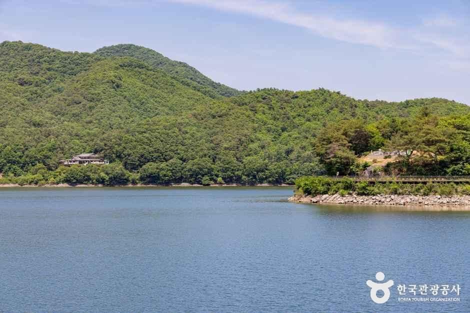 원남저수지(원남제) - 충청북도 음성군 원남면 원중로399번길 223 관광 명소