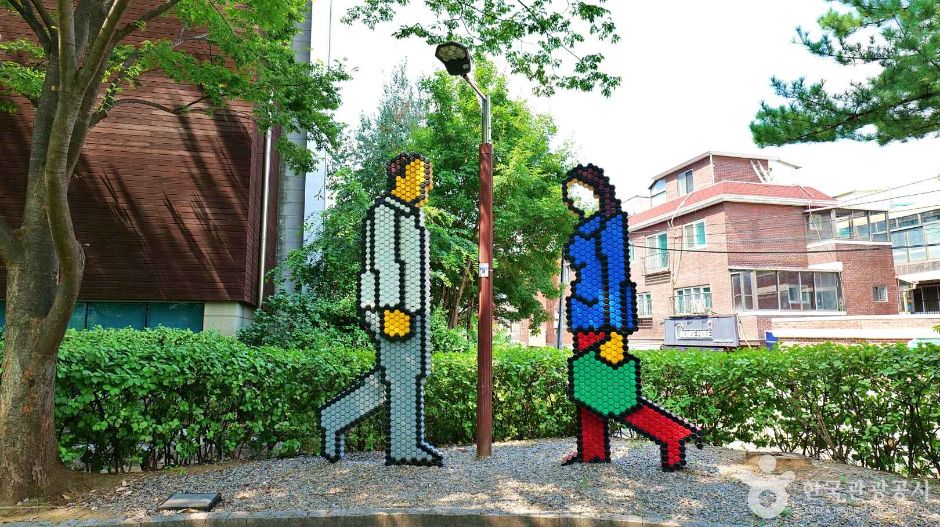 Guro Neighborhood Park (Lee Ssi Remulino Park)