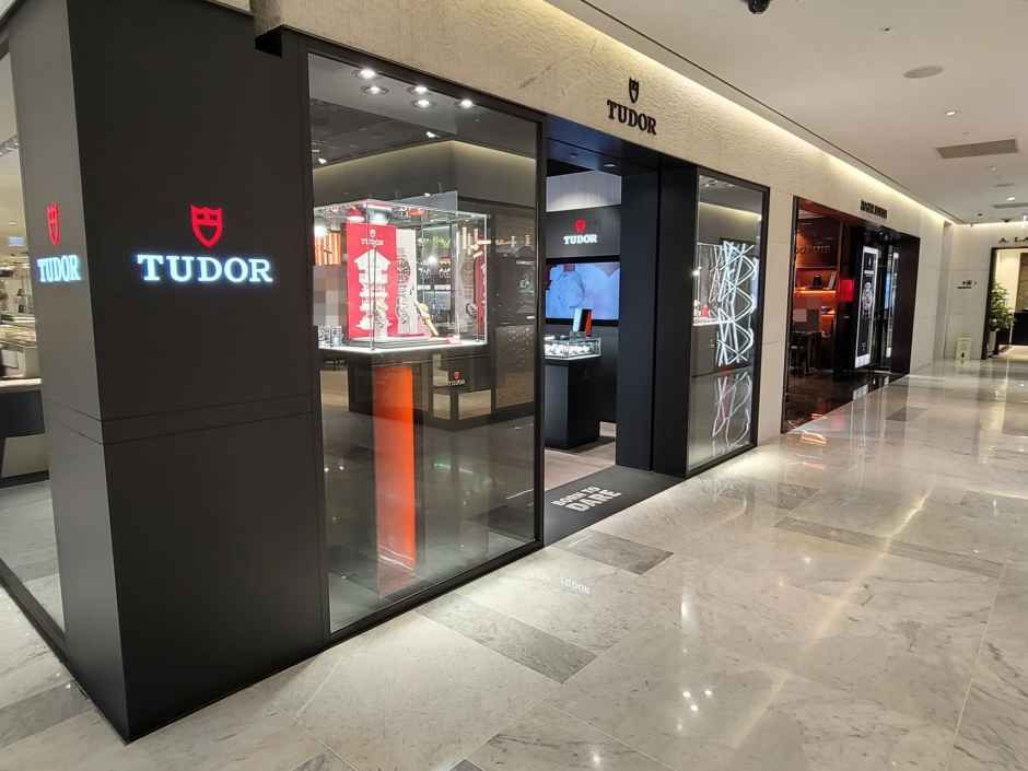 Tudor 新世界百货 江南店