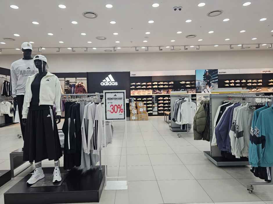 アディダス モダアウトレット 仁川店