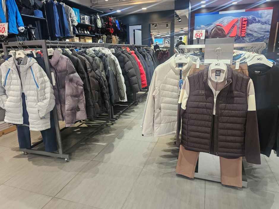 [事後免税店]MILLET（ミレー）・アンサンウォンゴク（安山元谷）店(밀레 안산원곡점)