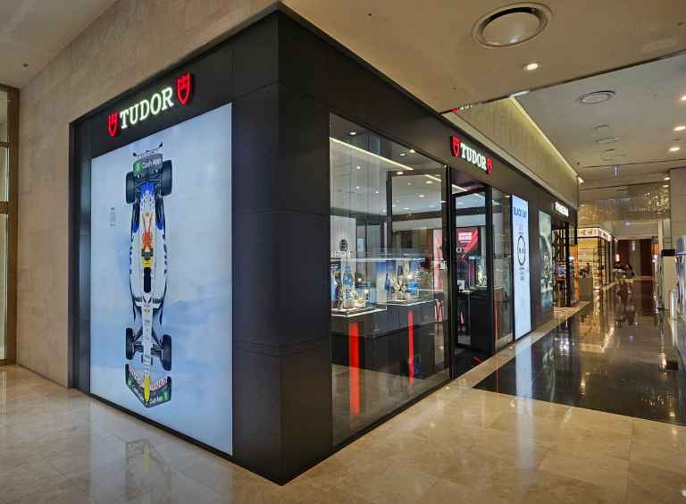[事後免税店] TUDOR（チューダー）・ロッテ百貨店クァンボク（光復）店(튜더 홍보시계 롯데백화점 광복점)