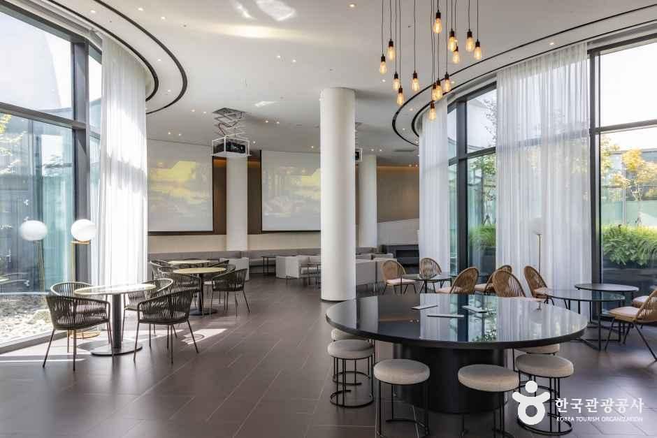 신라스테이 플러스 이호테우