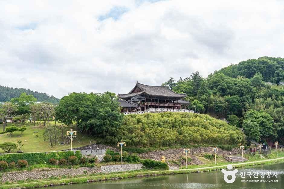 밀양 영남루
