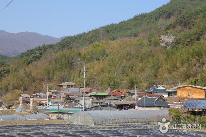 Dugye Oegatjip Experience Village