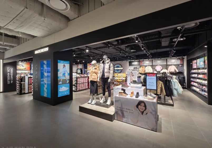 [事後免税店] SKECHERS（スケッチャーズ）・ロッテモールクァンミョン（光明）店(스케쳐스 롯데몰 광명점)